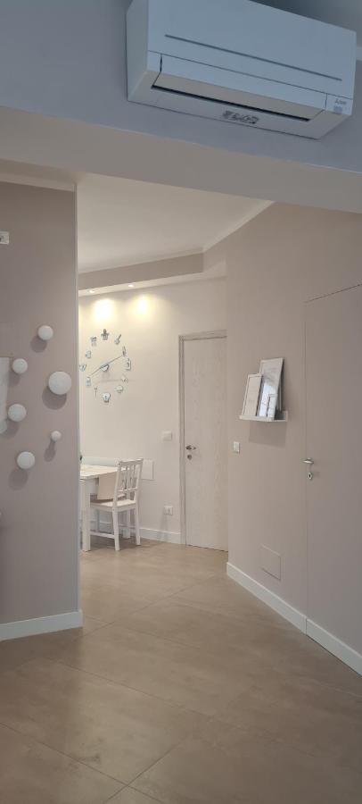 Apartment Kisses From Open Space - No Pets Allowed Livorno